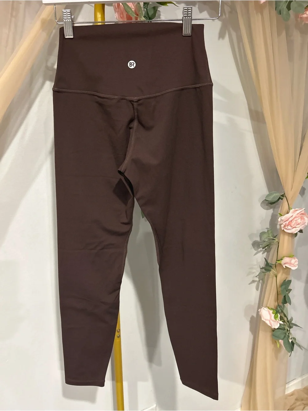 BR Women’s Medium Chocolate Brown High Rise Workout Leggings
